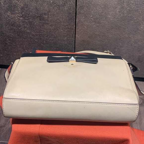Heavily used Kate Spade Bag - Picture 9 of 13